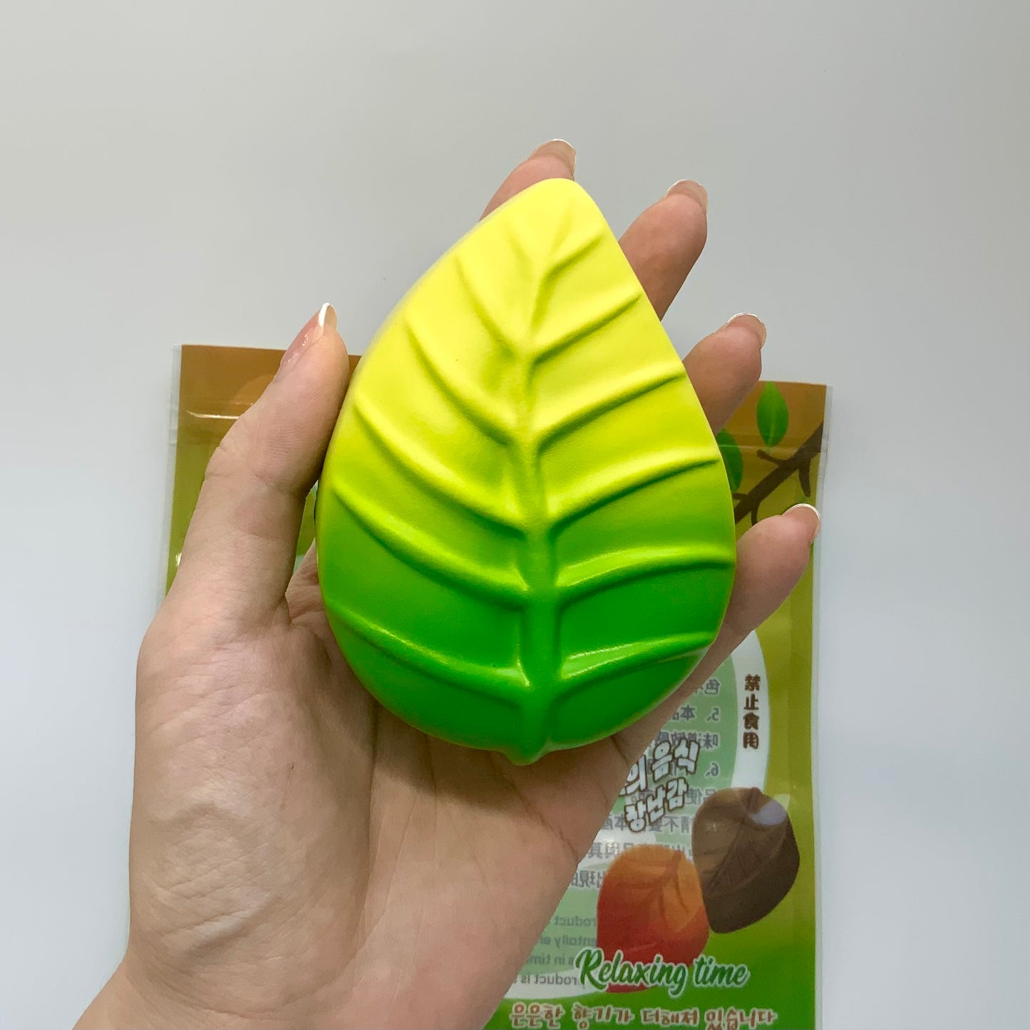 Spring Green Leaf Slow-rising Squishy Toy