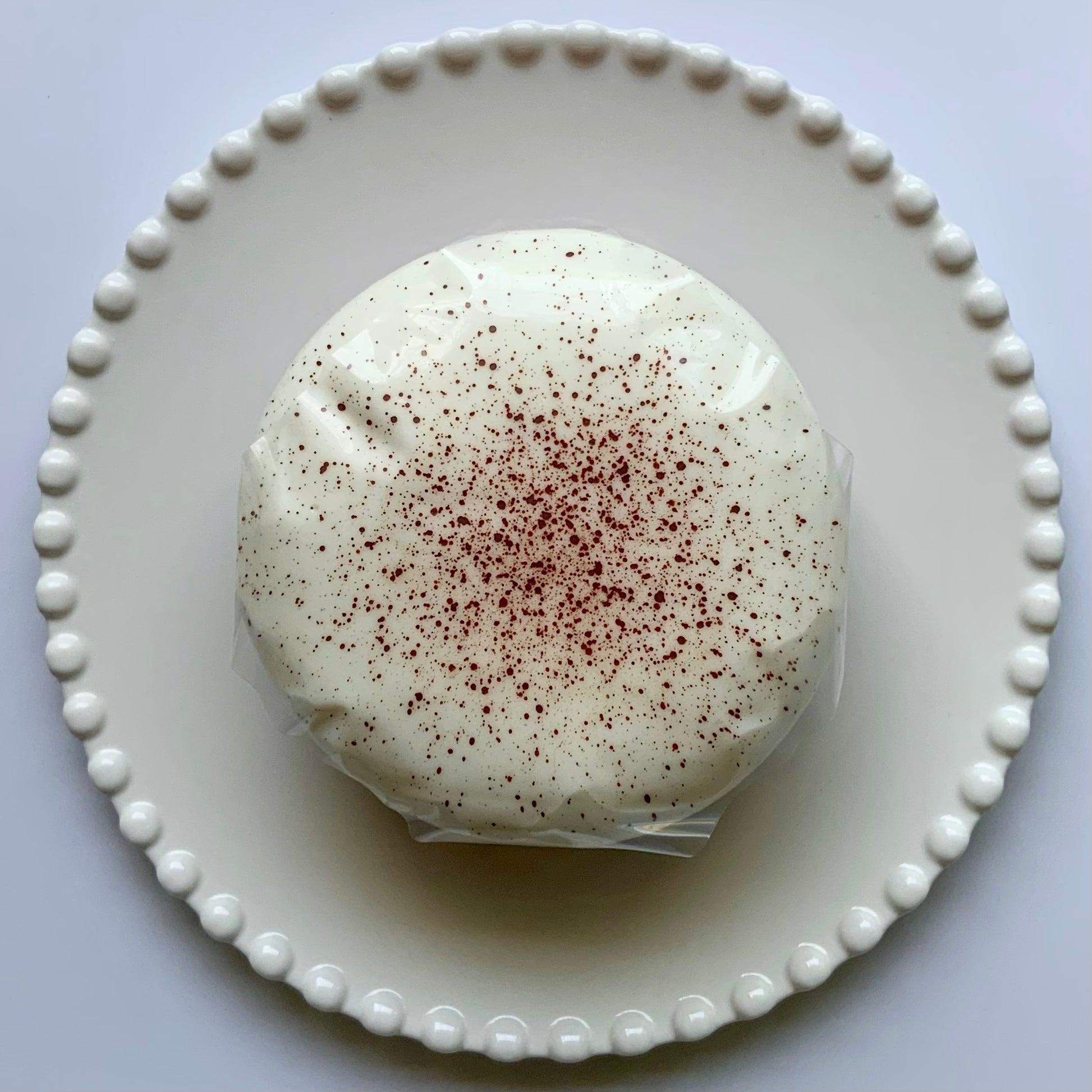 White peach cake roll & Oreo chocolate cake basque sticky slow rising squishy toy - Charming Cheese