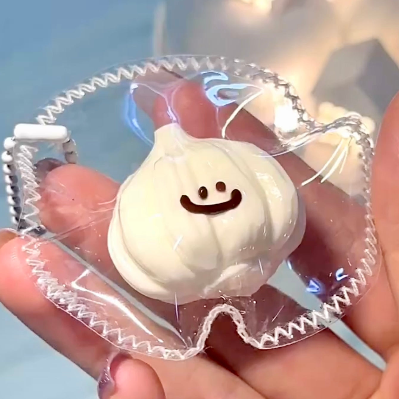 Thick Cream Texture Smiling Garlic Mango Marshmallow Mini Charm Taba Squishy