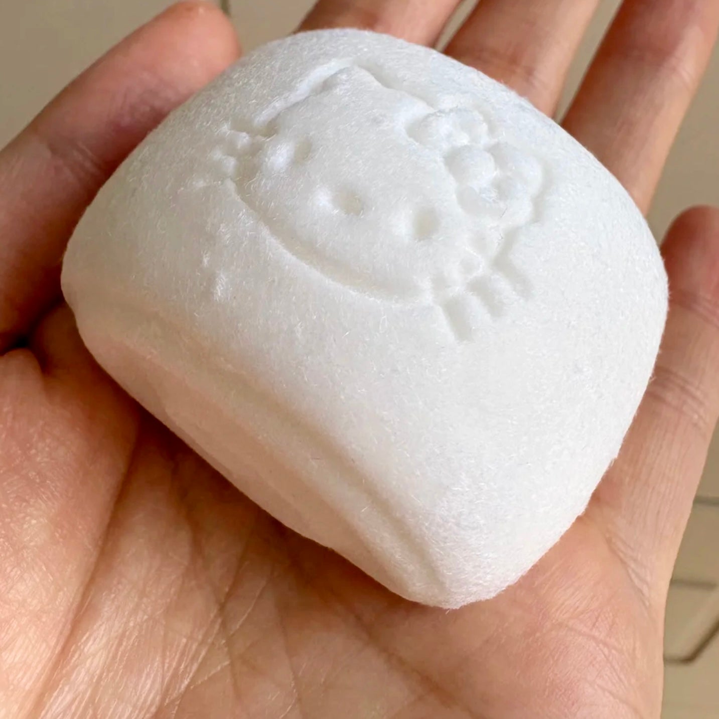 Flocked mini milk kitty bun taba squishy toy (45g)