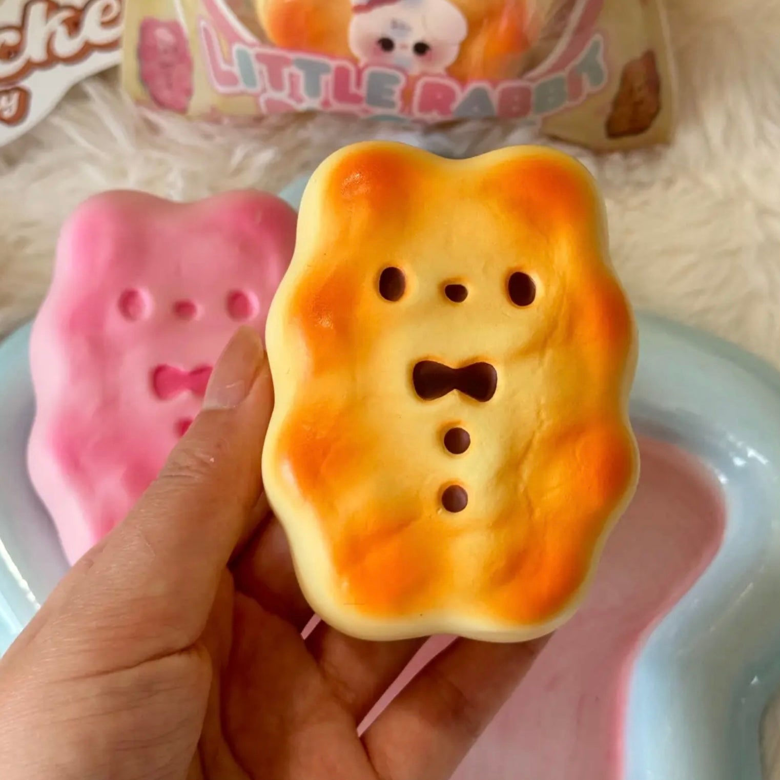 Little rabbit biscuit slowly rising toy - Charming Cheese