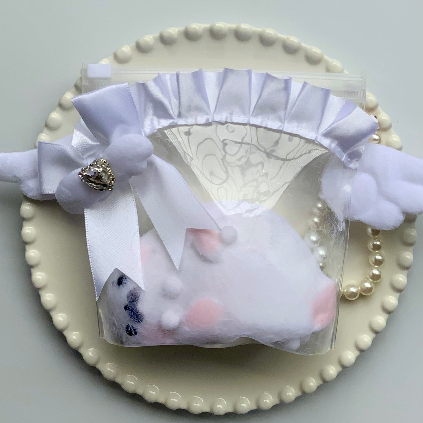 Lying lazily the seal taba squishy toy - Charming Cheese
