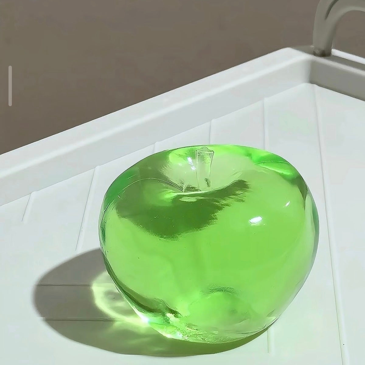 Formable Crystal Red /Green /Blue Creamy Texture Big Apple 🍎 Vaseline Stress Ball (7.5cm) - Charming Cheese