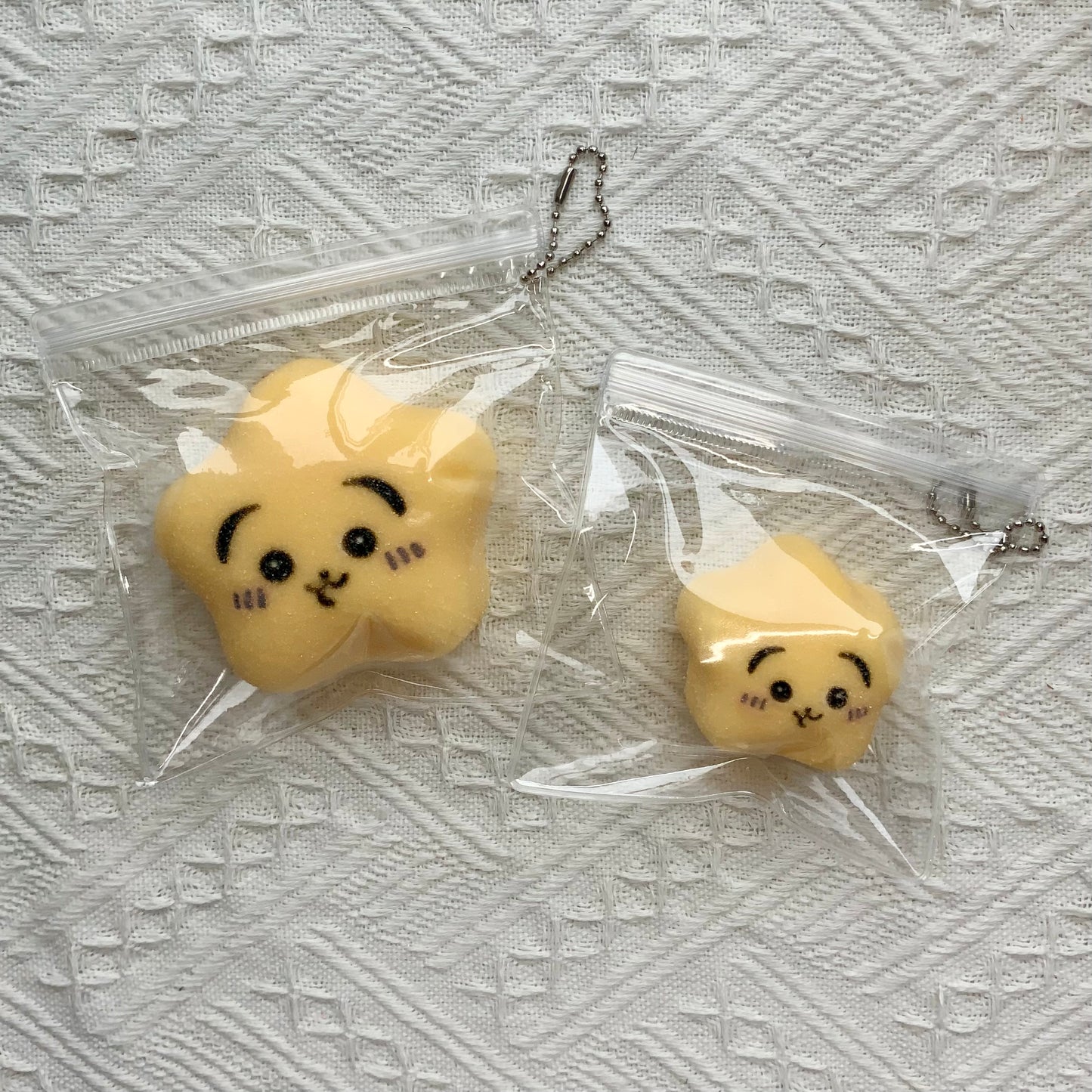 Chiikawa Usagi Star Taba Squishy Toy (Buy a large get a small for FREE)